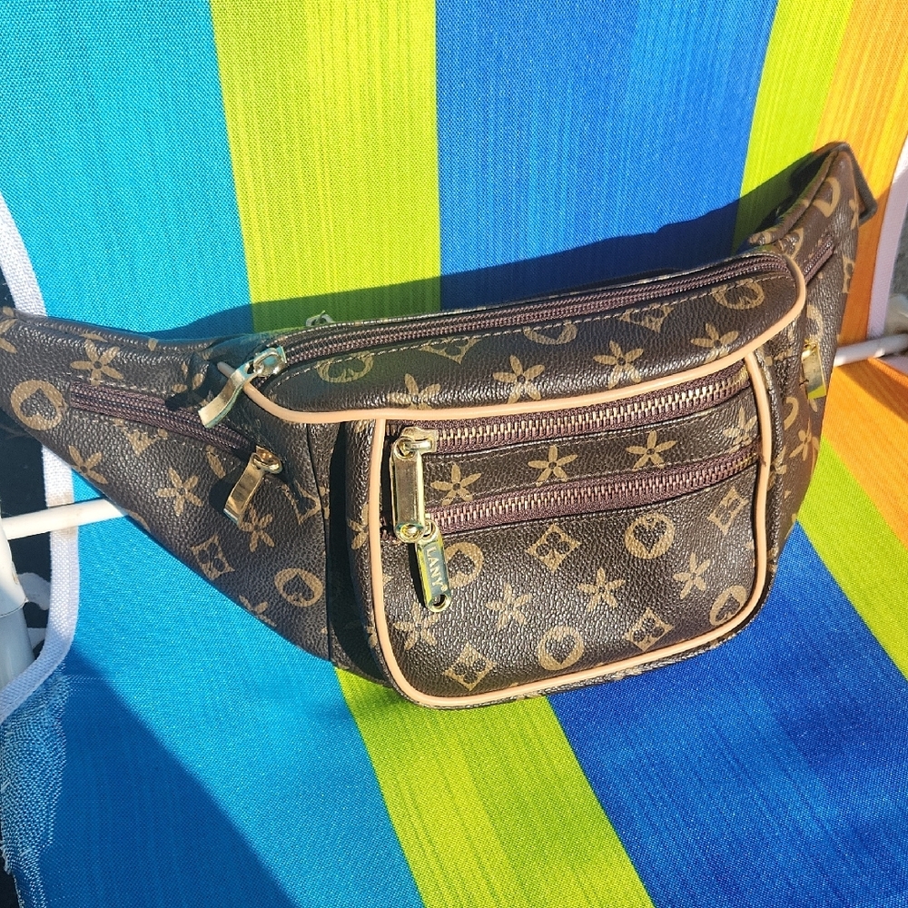 Source Unknown Brown Monogram-Style Waist Bag wit… - image 16